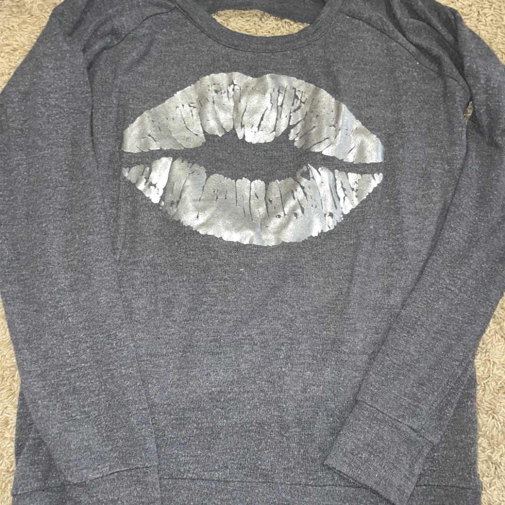 CHASER Open Back Silver Lip Long Sleeve (M)